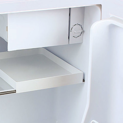 Холодильник БИРЮСА 50, однокамерный, объем 46 л, морозильная камера 5 л, белый, Б-50